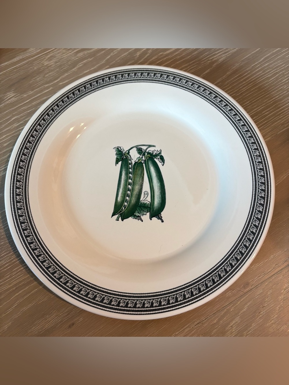 Pfaltzgraff White Dinner Plate Farmers Market with Green Pea Pod Design